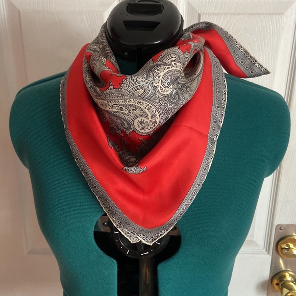 La Dear vintage Silk scarf - Picture 4 of 5